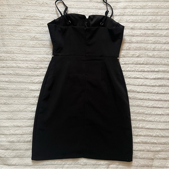 Black dress - Picture 2 of 4